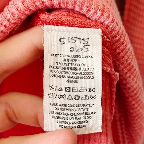 Free People We the Free Kai Burnout Thermal Henley High Low Top Red Size XS - Picture 7 of 12